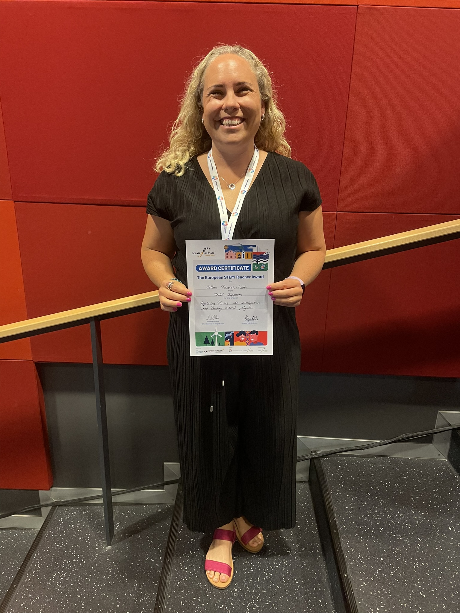 Colleen RW with prize